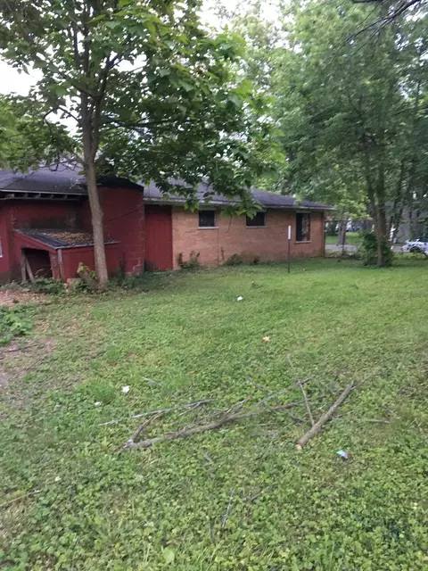678 S Gordon Ave, Kankakee, IL 60901 photo 2