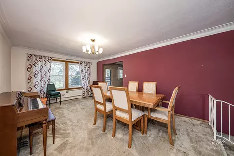 Dining - 21800 W Old Renwick Rd, Plainfield, IL 60544 photo 1 of 2