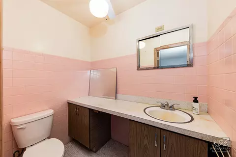 Bath - 21800 W Old Renwick Rd, Plainfield, IL 60544 photo 1 of 2