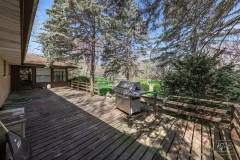 Exterior - 21800 W Old Renwick Rd, Plainfield, IL 60544 photo 7 of 10