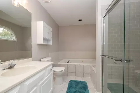 Bath - 24908 Burdick Rd, Plainfield, IL 60585 photo 2 of 3
