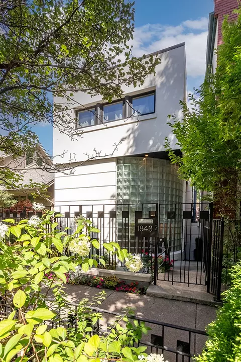 1843 N Hoyne Ave, Chicago, IL 60647