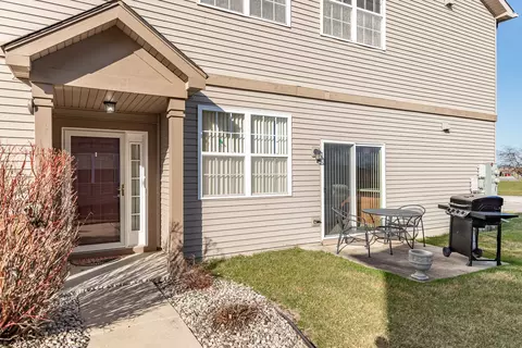 1221 Primrose Ln #81-1R, Schererville, IN 46375