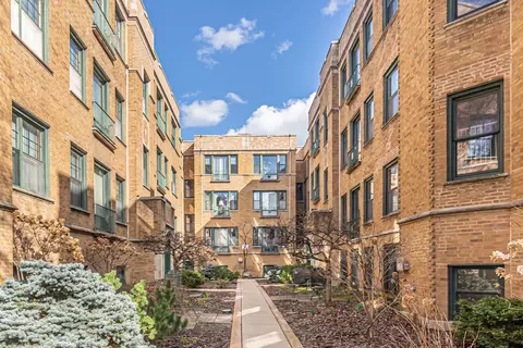 7023 N Sheridan Rd #3W, Chicago, IL 60626