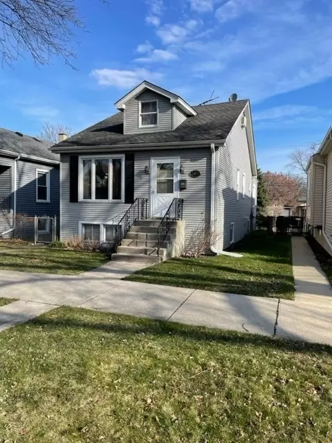 5012 W Winnemac Ave, Chicago, IL 60630
