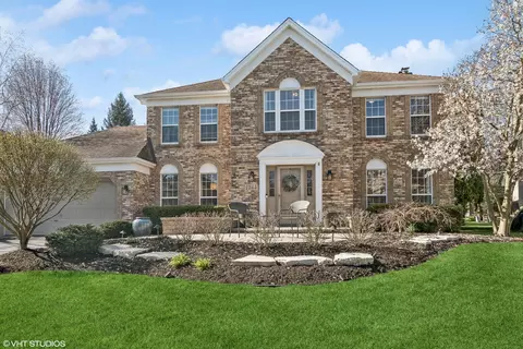 1544 Saranell Ave, Naperville, IL 60540