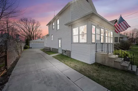 208 N Pokanoka St, Shabbona, IL 60550