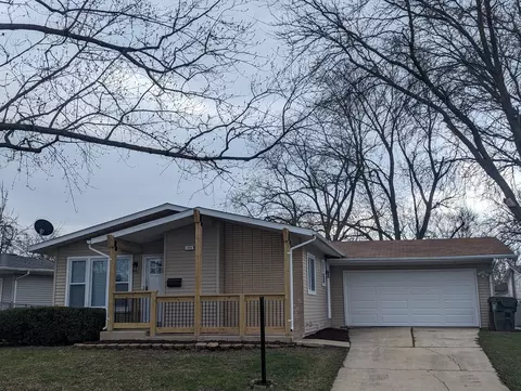 546 N Pleasant Dr, Glenwood, IL 60425