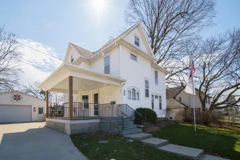 209 W Buffalo St, Polo, IL 61064