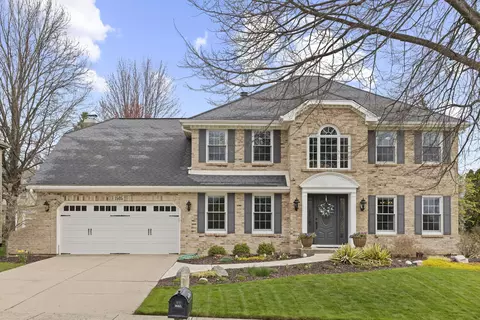1505 Meadowland Dr, Naperville, IL 60540