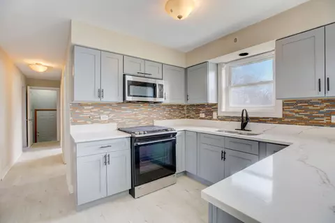 Kitchen - 1016 E 156th Pl, Dolton, IL 60419 photo 2 of 3
