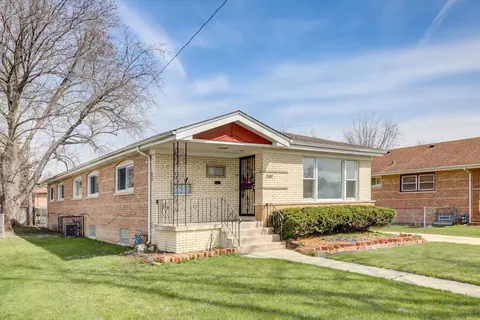 Exterior - 1016 E 156th Pl, Dolton, IL 60419 photo 3 of 6