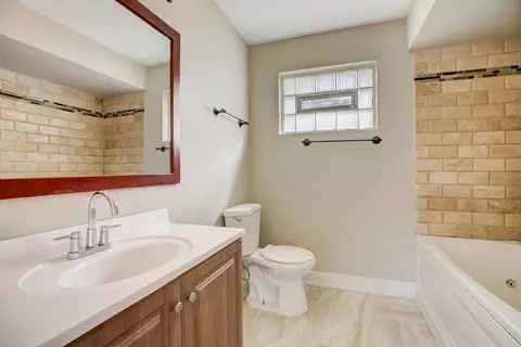 Bath - 1016 E 156th Pl, Dolton, IL 60419 photo 1 of 2