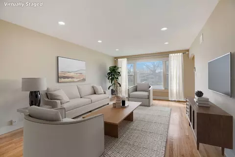 Living - 1016 E 156th Pl, Dolton, IL 60419 photo 2 of 3