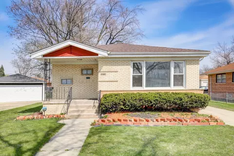 Exterior - 1016 E 156th Pl, Dolton, IL 60419 photo 2 of 6