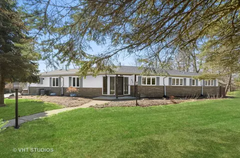 2130 Old Willow Rd, Northfield, IL 60093