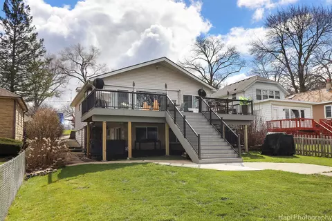 603 Mineral Springs Dr, Mchenry, IL 60051