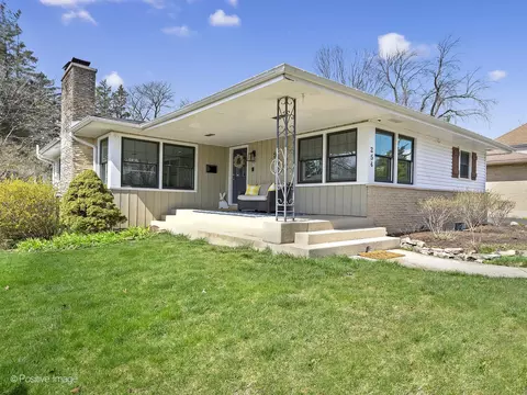 254 N Jackson Rd, Clarendon Hills, IL 60514