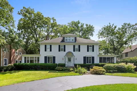 1346 Sheridan Rd, Highland Park, IL 60035