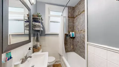 Bath - 1621 E Oakland Ave, Bloomington, IL 61701 photo 1 of 3