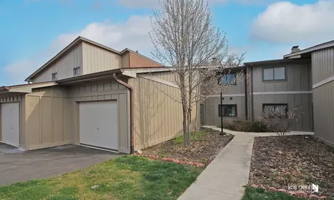 29 W391 Emerald Green Dr #32-E, Warrenville, IL 60555