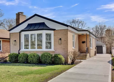 1207 Park Ridge Blvd, Park Ridge, IL 60068