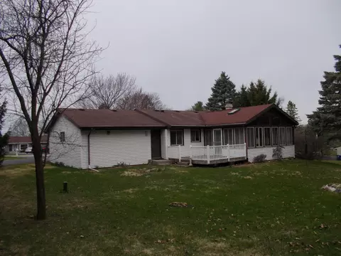 Exterior - 11233 Bayberry Dr, Roscoe, IL 61073 photo 3 of 8