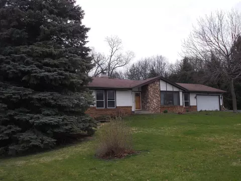 Exterior - 11233 Bayberry Dr, Roscoe, IL 61073 photo 5 of 8