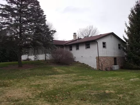 Exterior - 11233 Bayberry Dr, Roscoe, IL 61073 photo 6 of 8