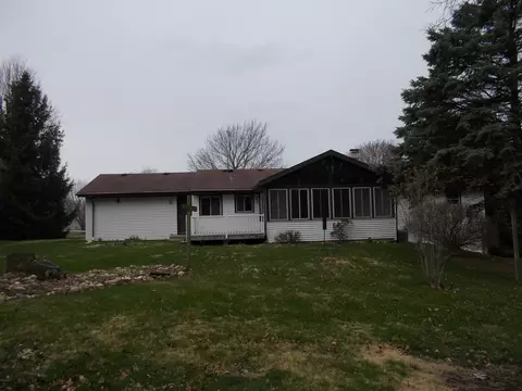 Exterior - 11233 Bayberry Dr, Roscoe, IL 61073 photo 4 of 8