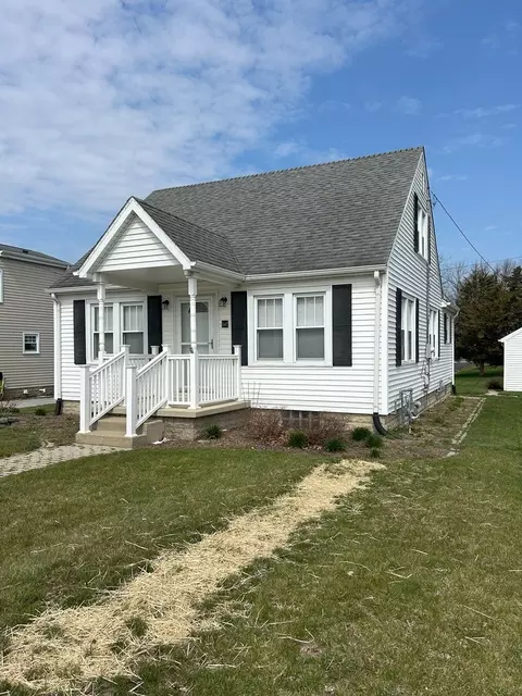 547 Penfield St, Beecher, IL 60401
