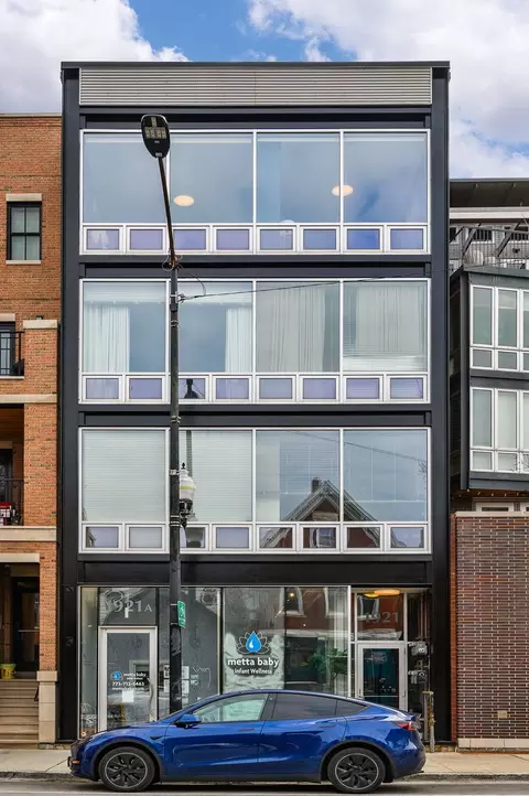 1921 N Damen Ave #4, Chicago, IL 60647