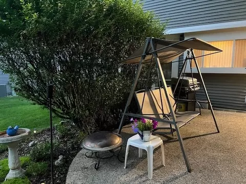 Exterior - 58 Ivanhoe Ln, Cary, IL 60013 photo 11 of 16
