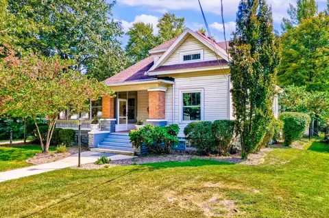 809 Ottawa Ave, Ottawa, IL 61350
