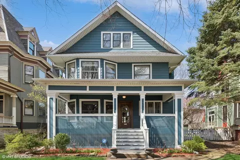 137 S Grove Ave, Oak Park, IL 60302