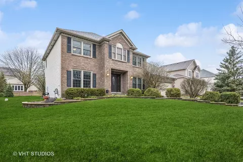 116 Peace Ave, Bolingbrook, IL 60490