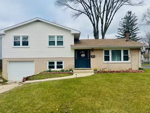 2112 Edgewood Rd, Waukegan, IL 60087