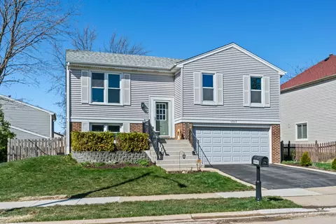 4945 Rochester Dr, Hoffman Estates, IL 60010