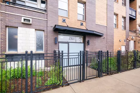 2951 N Clybourn Ave #304, Chicago, IL 60618