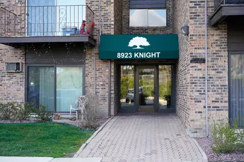 8923 N Knight Ave #203, Des Plaines, IL 60016