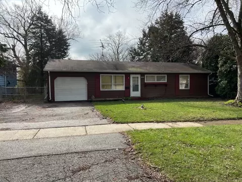 36597 N Streamwood Dr, Gurnee, IL 60031