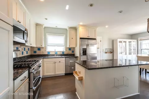 Kitchen - 9205 Springfield Ave, Evanston, IL 60203 photo 2 of 3