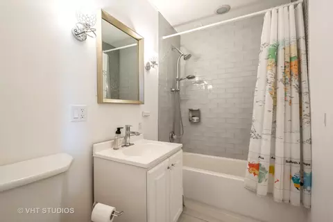 Bath - 9205 Springfield Ave, Evanston, IL 60203 photo 3 of 4