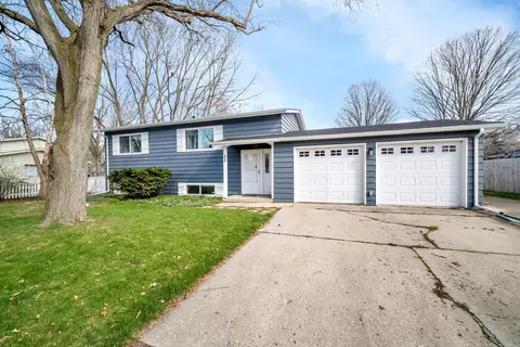 33 Scarsdale Rd, Montgomery, IL 60538