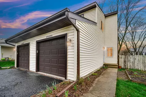 27 W074 Cooley Ave, Winfield, IL 60190