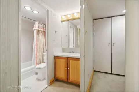 175 E Delaware Pl #4908, Chicago, IL 60611 photo 14