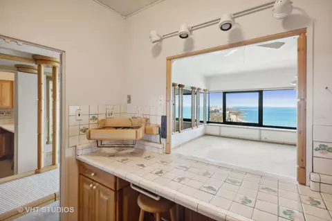 175 E Delaware Pl #4908, Chicago, IL 60611 photo 10