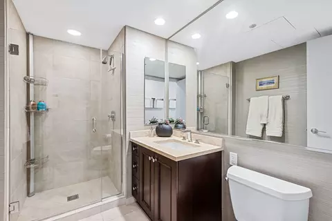 Bath - 60 E Monroe St #4108, Chicago, IL 60603 photo 5 of 5