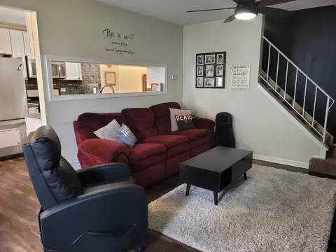 Living - 1667 Valley Forge Ct #B, Wheaton, IL 60189 photo 1 of 4