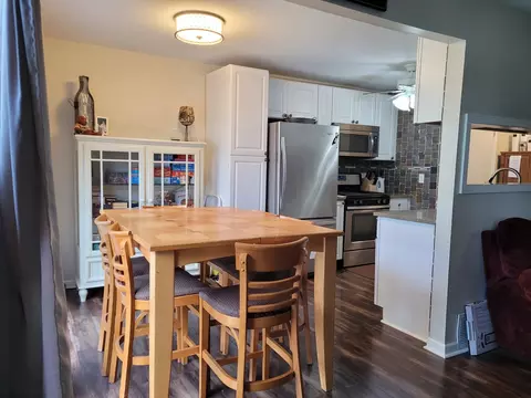 Kitchen - 1667 Valley Forge Ct #B, Wheaton, IL 60189 photo 2 of 4